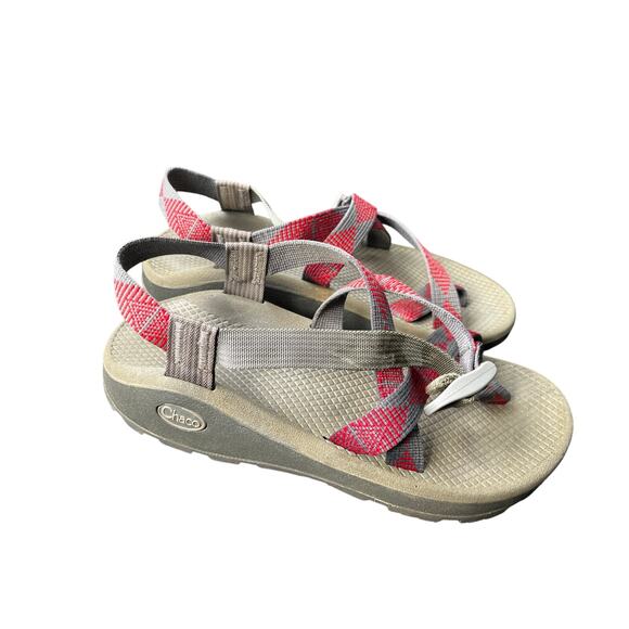 Chaco Women’s Sandals Sz 7M Gray/ Red Adjustable Straps Hiking Outdoor EUC - Picture 2 of 6